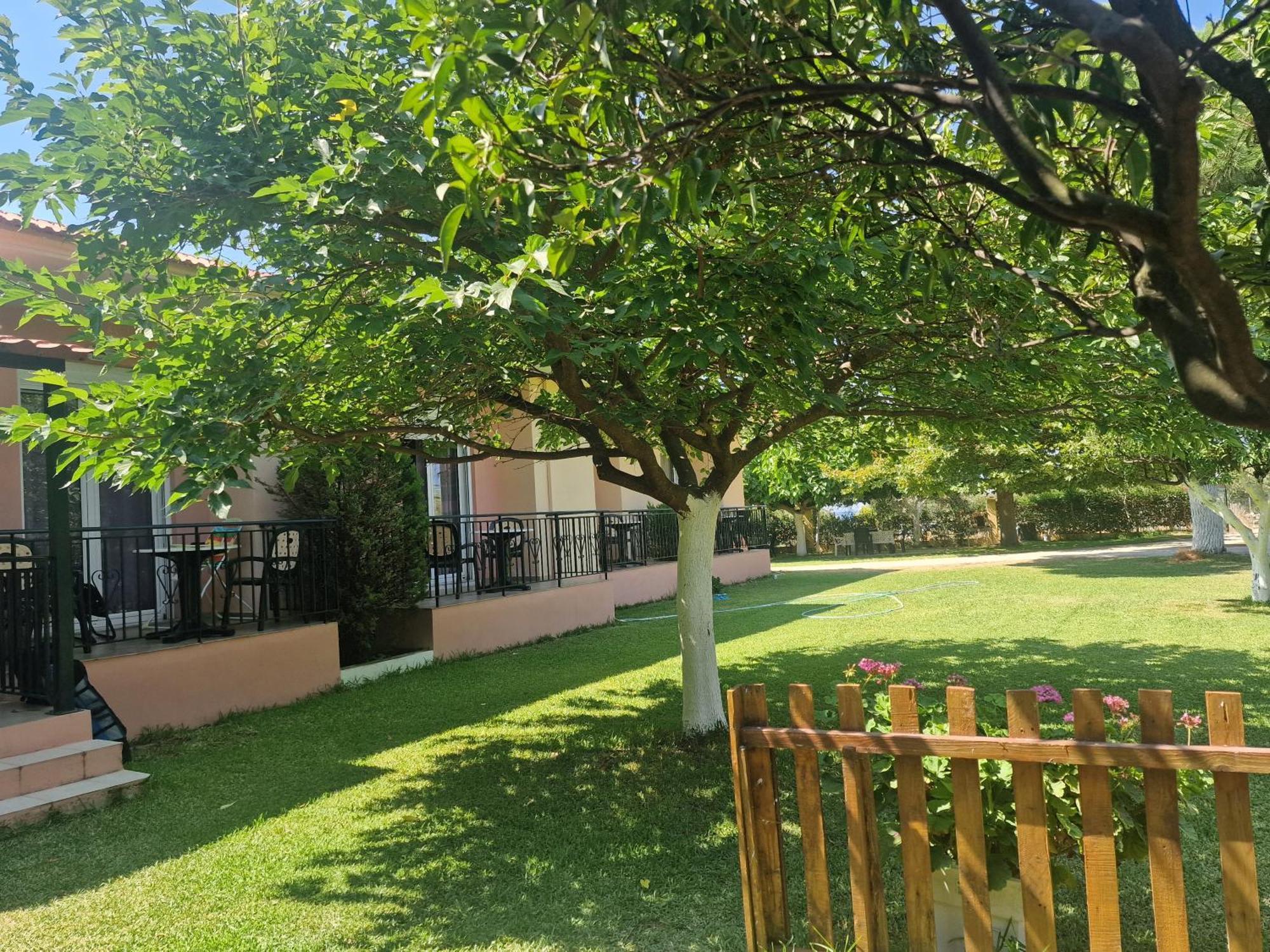 Lemi Apartments Ríza Exterior foto